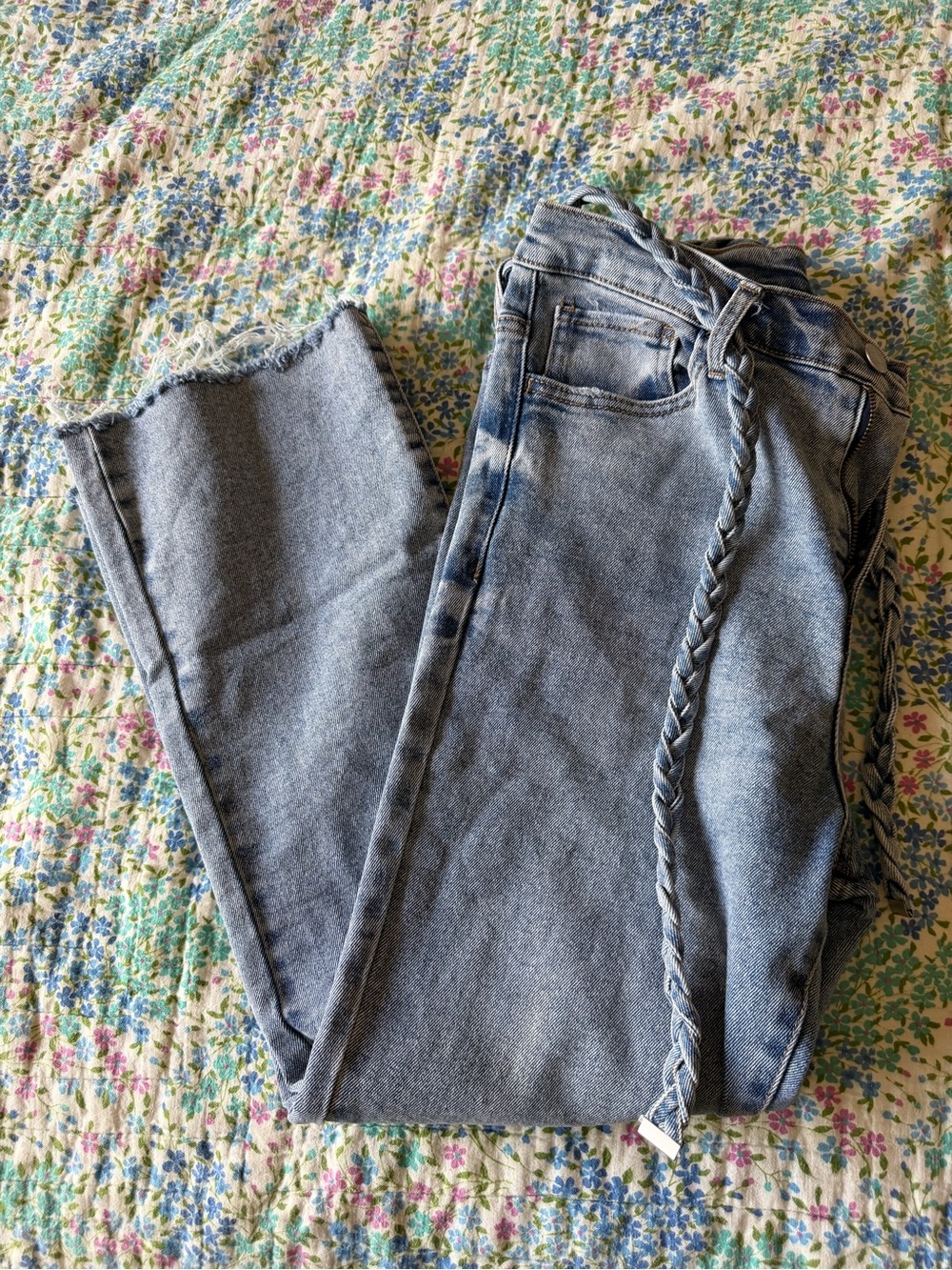Kensie Light Blue Cropped High-Rise Jeans with Braided Belt